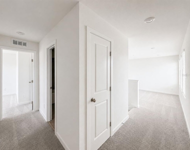 3027 Granite Ridge Avenue - Photo Thumbnail 14