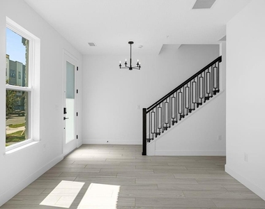 2368 Brix Street - Photo Thumbnail 2