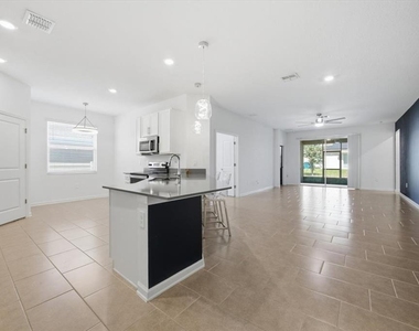 717 Citrus Reserve Boulevard - Photo Thumbnail 5
