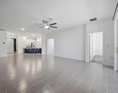 717 Citrus Reserve Boulevard - Photo Thumbnail 16