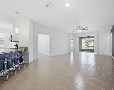 717 Citrus Reserve Boulevard - Photo Thumbnail 11