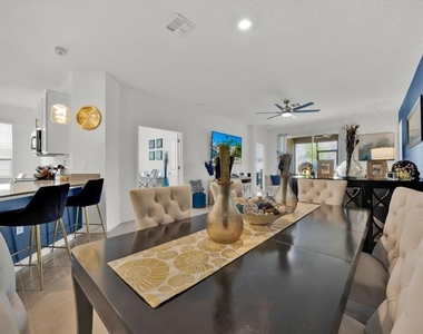 717 Citrus Reserve Boulevard - Photo Thumbnail 8
