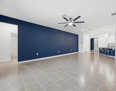 717 Citrus Reserve Boulevard - Photo Thumbnail 15