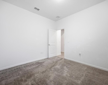 717 Citrus Reserve Boulevard - Photo Thumbnail 18