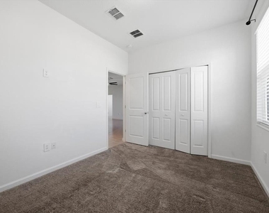 717 Citrus Reserve Boulevard - Photo Thumbnail 21