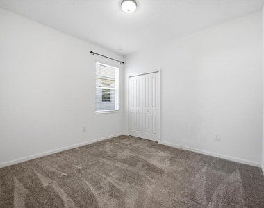 717 Citrus Reserve Boulevard - Photo Thumbnail 17