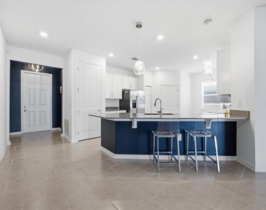 717 Citrus Reserve Boulevard - Photo Thumbnail 6