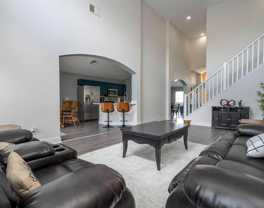 254 Cordova Avenue - Photo Thumbnail 15