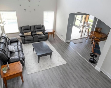 254 Cordova Avenue - Photo Thumbnail 18