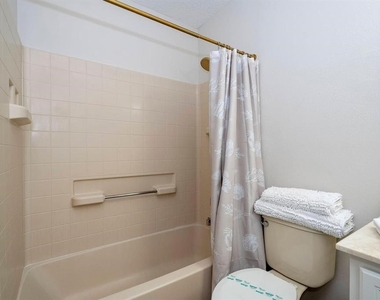 254 Cordova Avenue - Photo Thumbnail 52