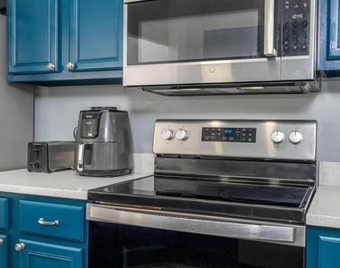 254 Cordova Avenue - Photo Thumbnail 6