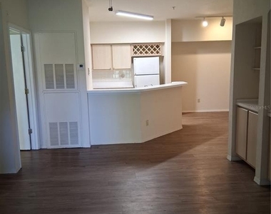 829 Camargo Way - Photo Thumbnail 5
