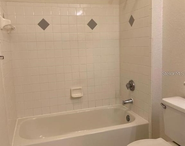 829 Camargo Way - Photo Thumbnail 10