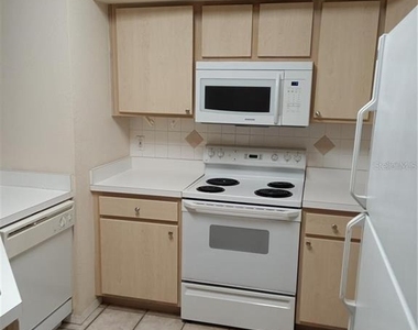 829 Camargo Way - Photo Thumbnail 3