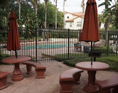829 Camargo Way - Photo Thumbnail 20
