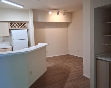 829 Camargo Way - Photo Thumbnail 12