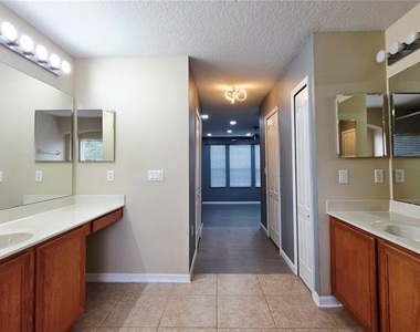 1719 Plantation Oaks - Photo Thumbnail 32