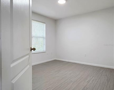 1719 Plantation Oaks - Photo Thumbnail 17