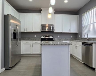 1719 Plantation Oaks - Photo Thumbnail 10