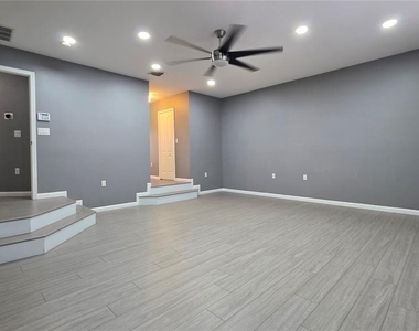 1719 Plantation Oaks - Photo Thumbnail 28