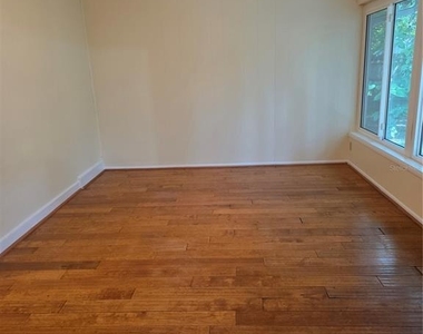 3111 Formosa Avenue - Photo Thumbnail 4