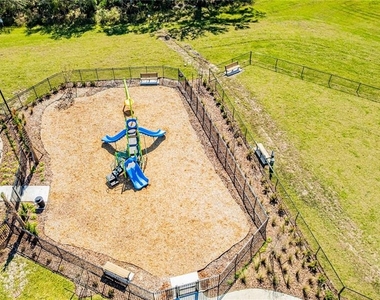 5682 Nispero Way - Photo Thumbnail 32