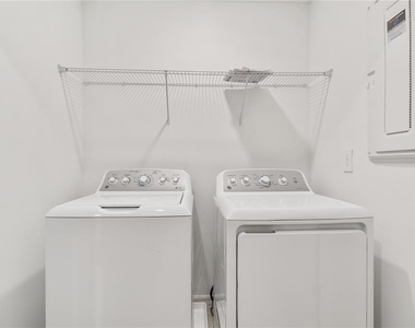 5682 Nispero Way - Photo Thumbnail 17