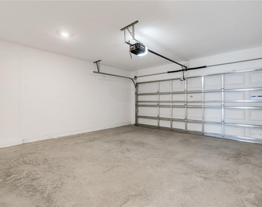 5682 Nispero Way - Photo Thumbnail 7