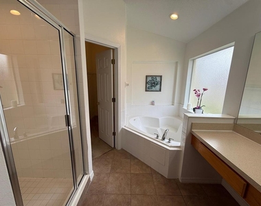 320 Rosso Drive - Photo Thumbnail 6