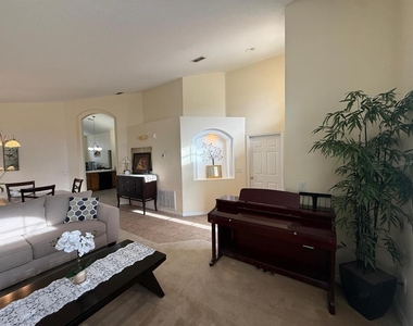 320 Rosso Drive - Photo Thumbnail 15