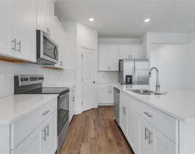 2248 Hen Road - Photo Thumbnail 6