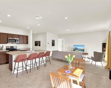 1511 Finnigan Circle - Photo Thumbnail 8
