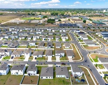 1511 Finnigan Circle - Photo Thumbnail 29