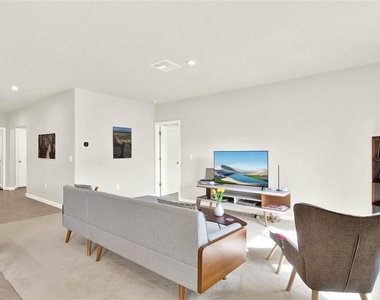1511 Finnigan Circle - Photo Thumbnail 5