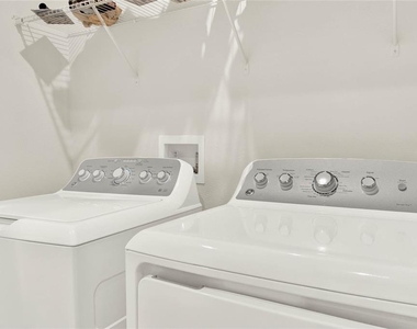 1511 Finnigan Circle - Photo Thumbnail 23