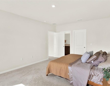 1511 Finnigan Circle - Photo Thumbnail 19