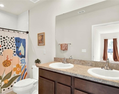 1511 Finnigan Circle - Photo Thumbnail 21