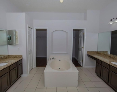 664 Cedar Forest Circle - Photo Thumbnail 19