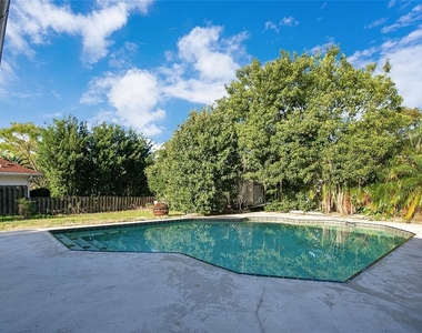 7000 Cane Hills Circle - Photo Thumbnail 16