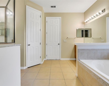 10102 Caroline Park Drive - Photo Thumbnail 14