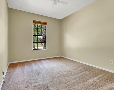 10102 Caroline Park Drive - Photo Thumbnail 16