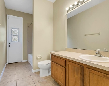 10102 Caroline Park Drive - Photo Thumbnail 10
