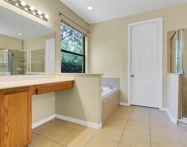 10102 Caroline Park Drive - Photo Thumbnail 13