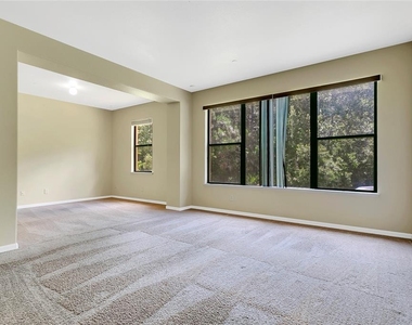 10102 Caroline Park Drive - Photo Thumbnail 11