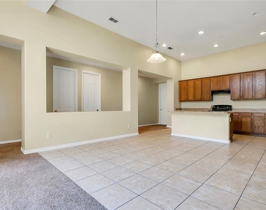 10102 Caroline Park Drive - Photo Thumbnail 4