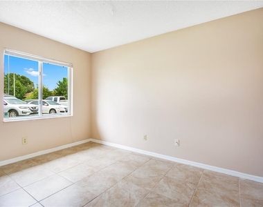 2610 Adela Avenue - Photo Thumbnail 11