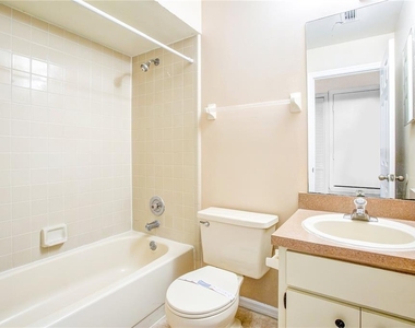 2610 Adela Avenue - Photo Thumbnail 12