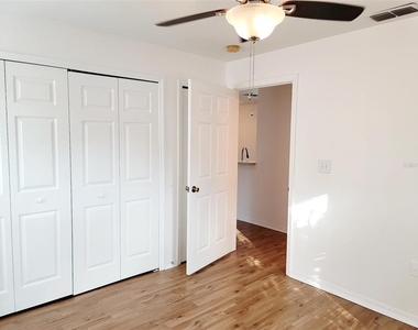 5475 Vineland Road - Photo Thumbnail 20