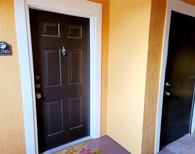 5475 Vineland Road - Photo Thumbnail 2