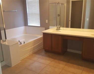 13314 Roxboro Road - Photo Thumbnail 12